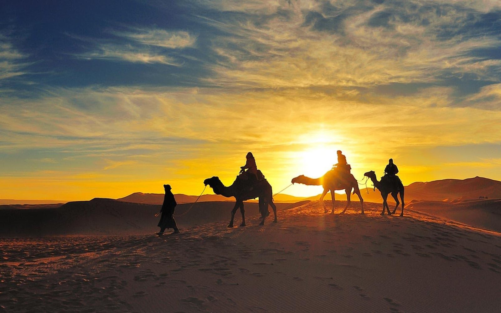 From Marrakech: 2-Day Zagora Desert Tour Camel & Luxury Camp